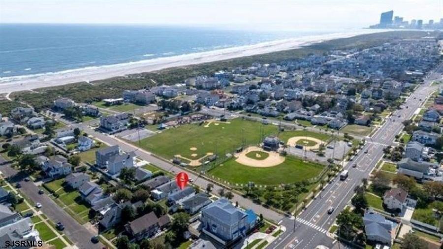 303 24th St S - Photo 5 of 12