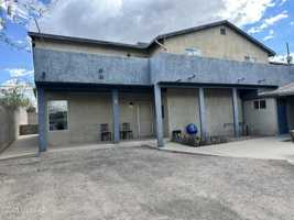 featured image of 1010 E Elm St #3