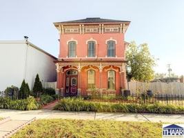 featured image of 208 S 9th St