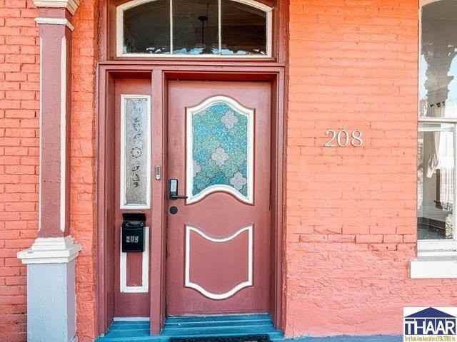 208 S 9th St - Photo 3 of 23