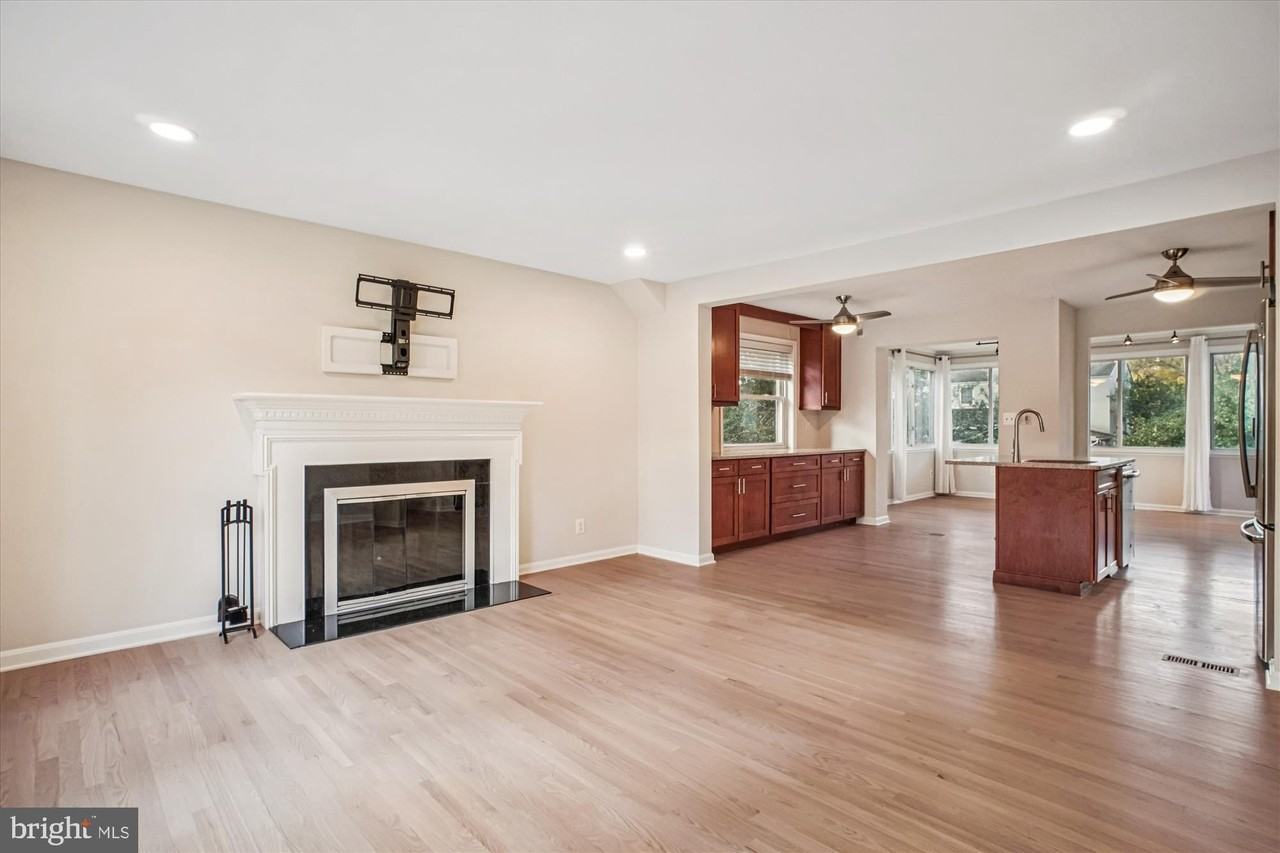 4409 Westbrook Ln - Photo 2 of 22