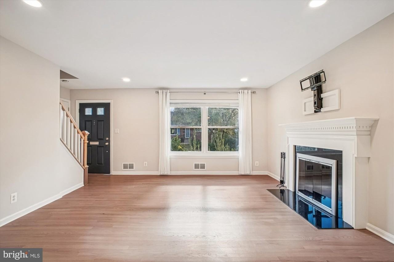 4409 Westbrook Ln - Photo 3 of 22