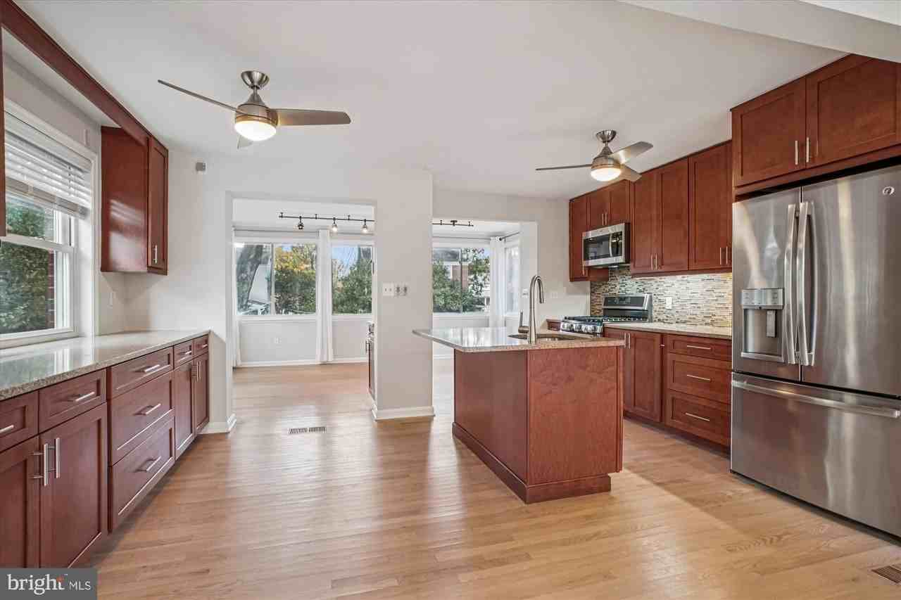 4409 Westbrook Ln - Photo 4 of 22