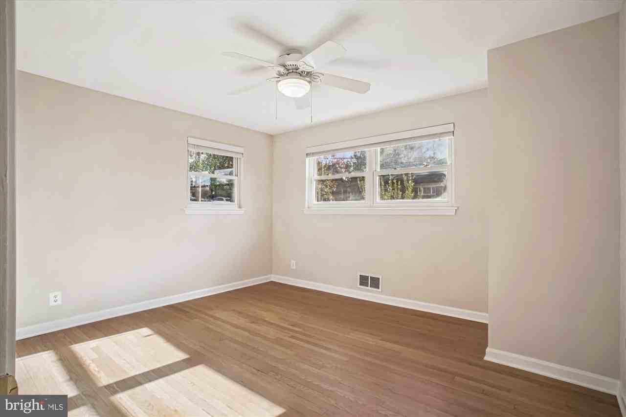 4409 Westbrook Ln - Photo 7 of 22