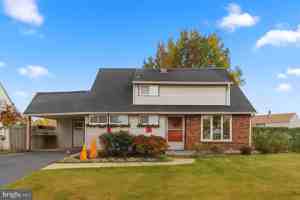 featured image of 289 Goldenridge Dr