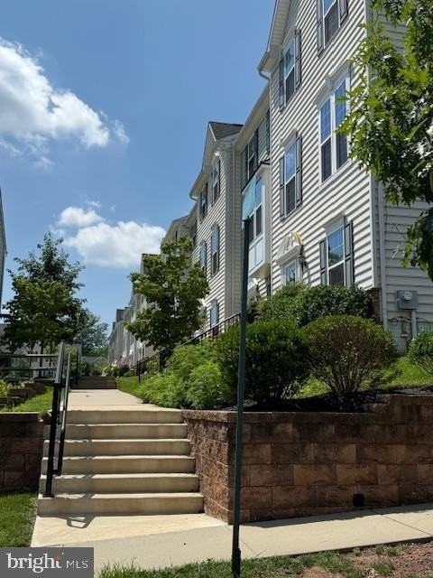 611 Washington Sq - Photo 4 of 30