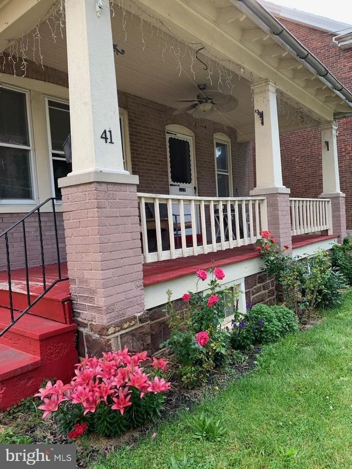 41 Jenkins Ave - Photo 2 of 16