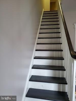 914 Ellsworth St - Photo 4 of 14