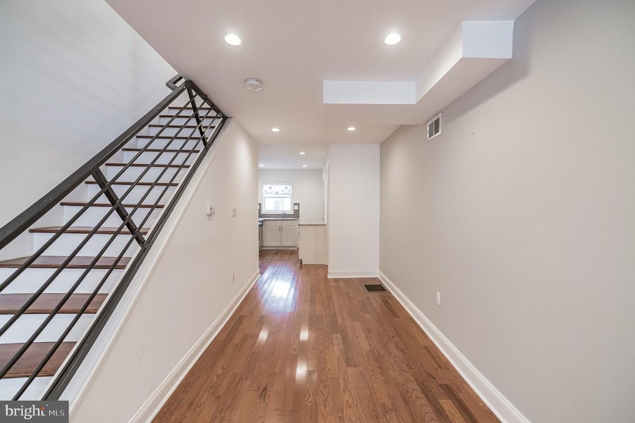 2040 East Sergeant Street - Photo 4 of 30