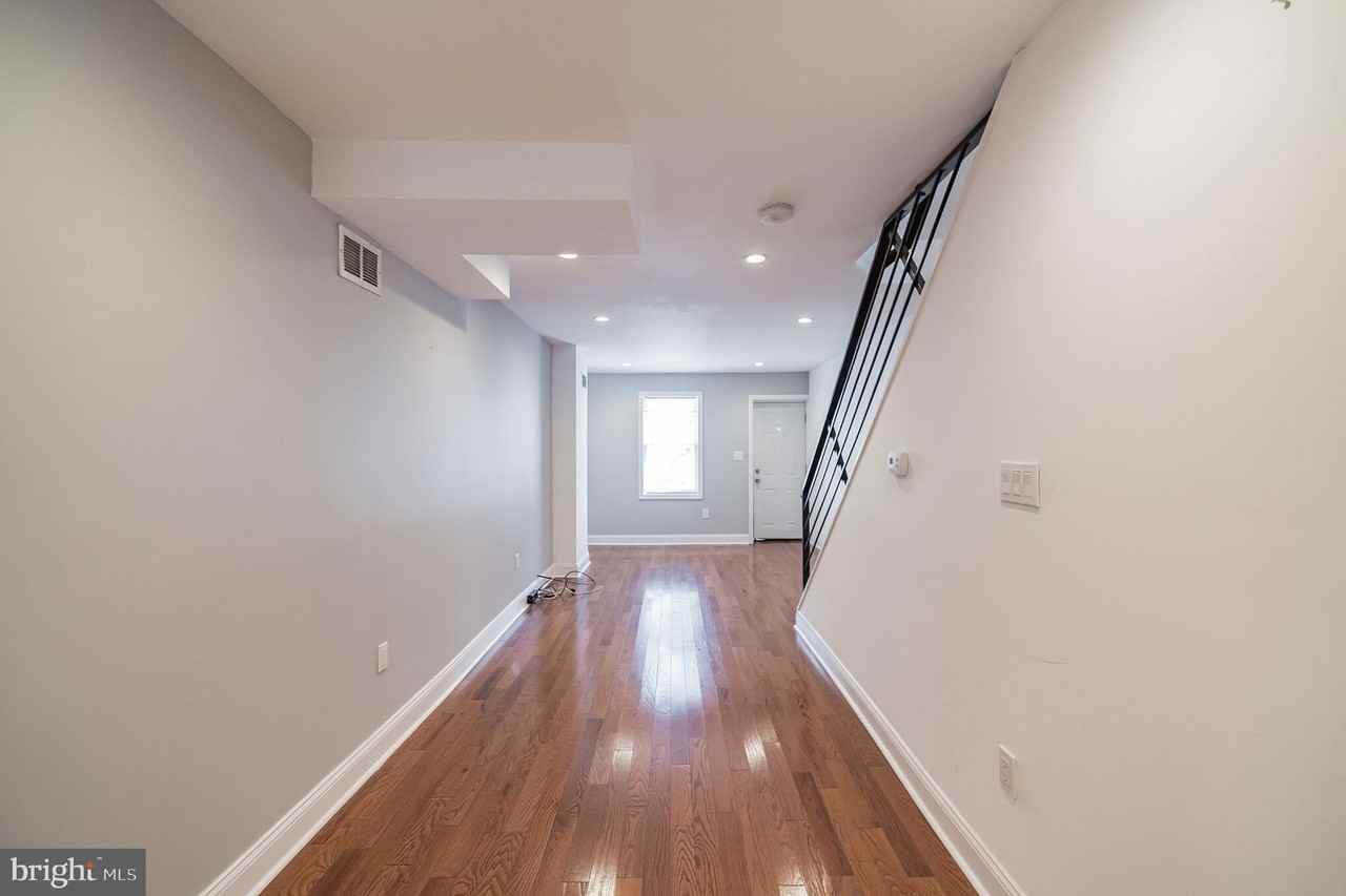 2040 East Sergeant Street - Photo 5 of 30