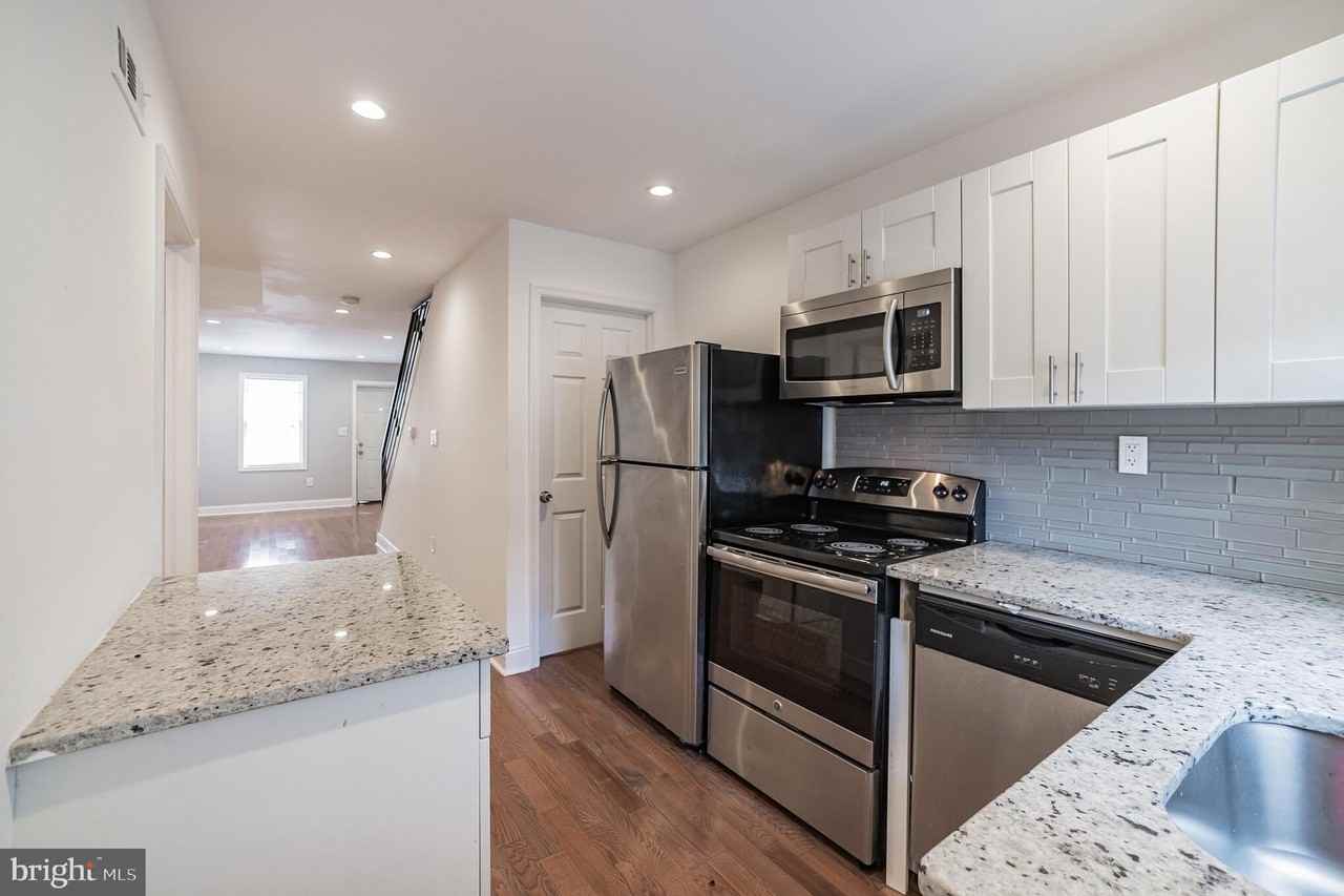 2040 East Sergeant Street - Photo 6 of 30