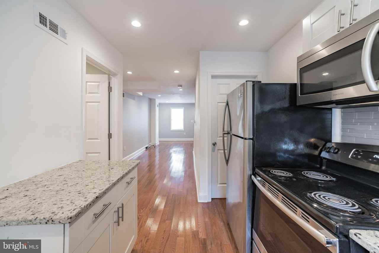 2040 East Sergeant Street - Photo 7 of 30