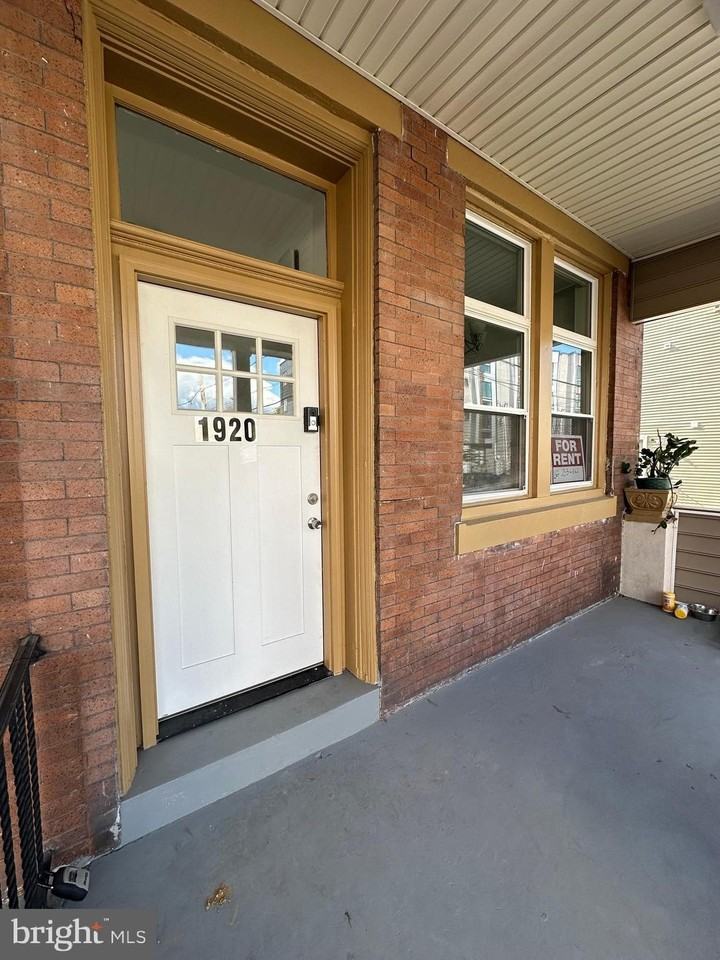 1920 W Berks St Unit 2 #2 - Photo 2 of 18