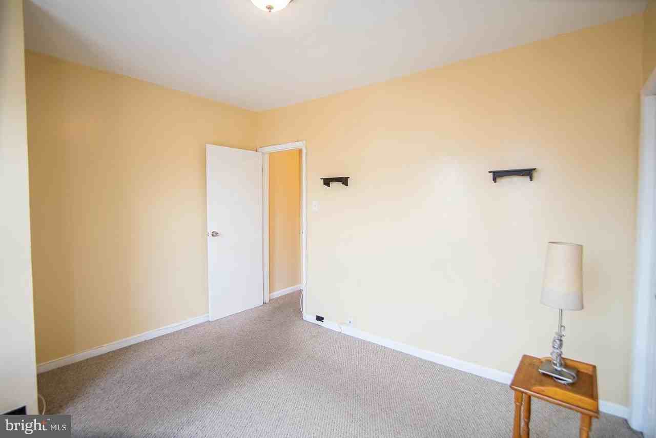 2500 East Oakdale Street - Photo 6 of 10