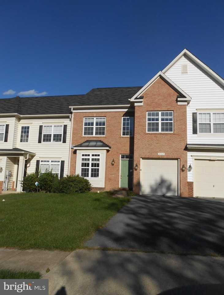 202 London Downs Circle - Photo 2 of 22