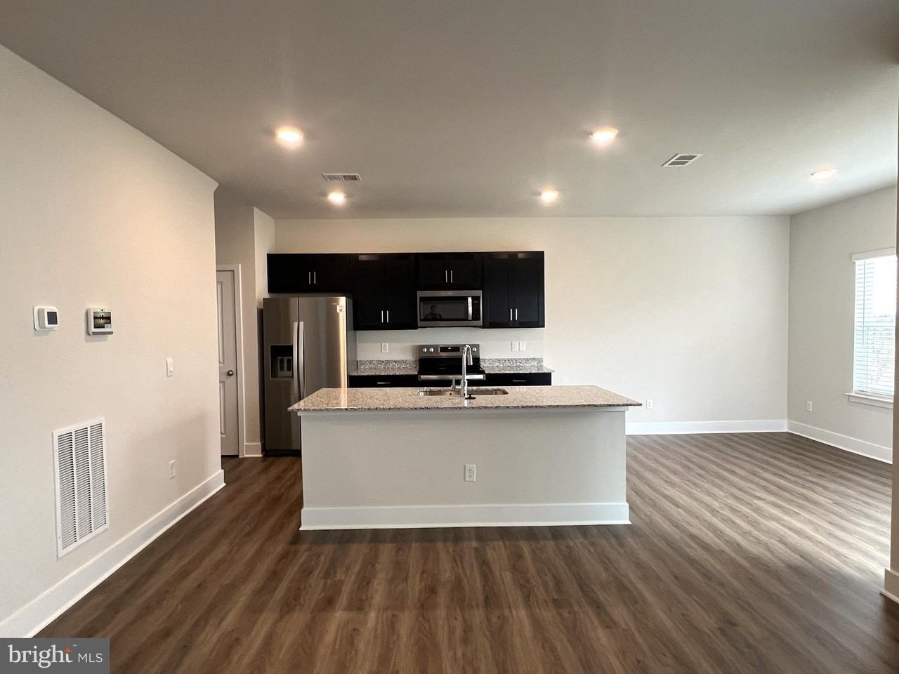 125 Charing Cross Dr - Photo 2 of 23