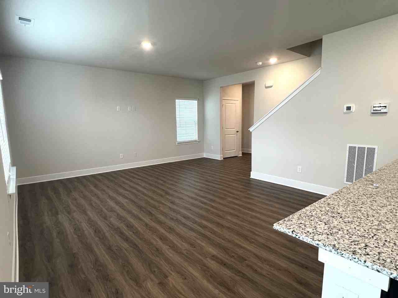 125 Charing Cross Dr - Photo 4 of 23