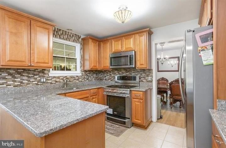 6919 Rolling Rd - Photo 4 of 20