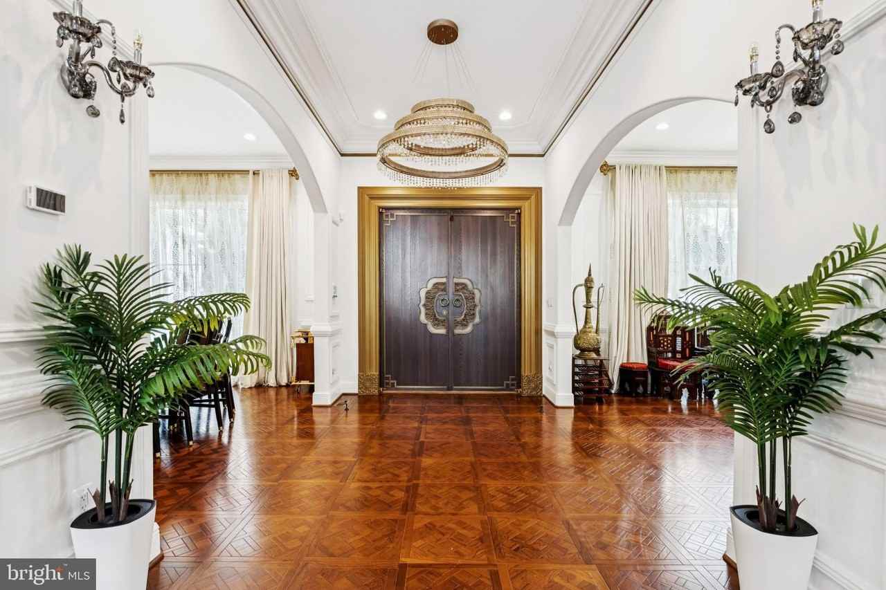 855 Dolley Madison Boulevard - Photo 4 of 50