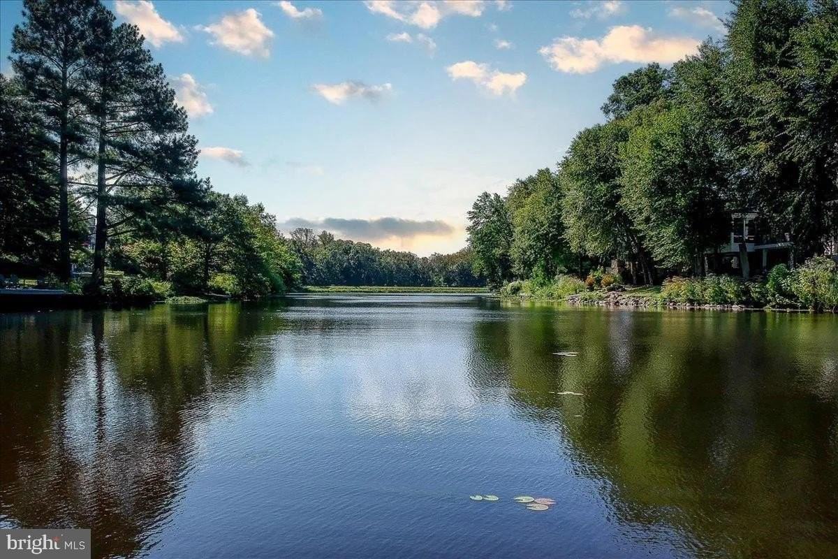 1460 Waterfront Rd - Photo 5 of 50