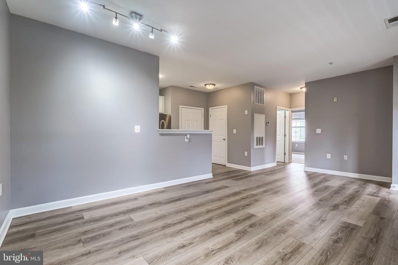 42539 Mayflower Te #201 - Photo 7 of 33