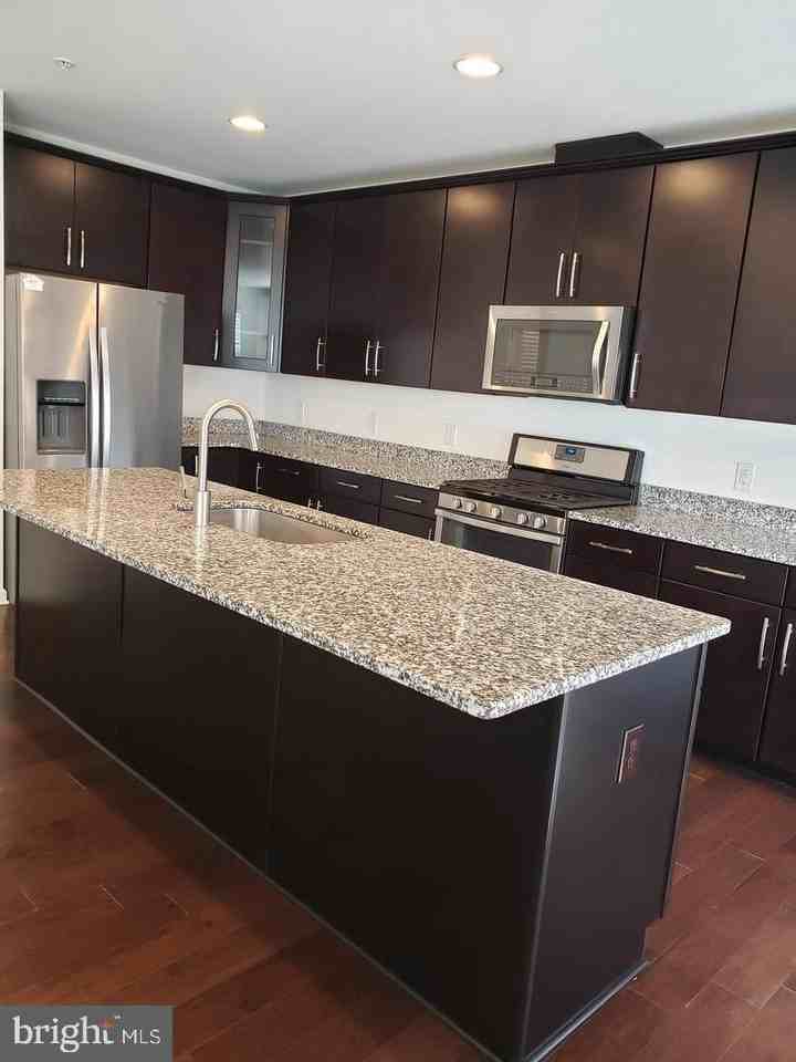 16900 Porters Inn Drive - Photo 7 of 41