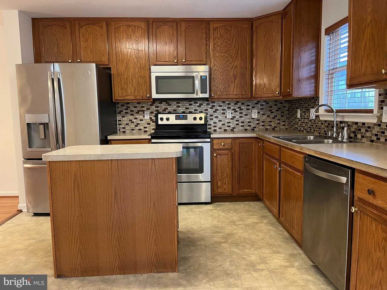 20 Mabel Lane - Photo 6 of 30