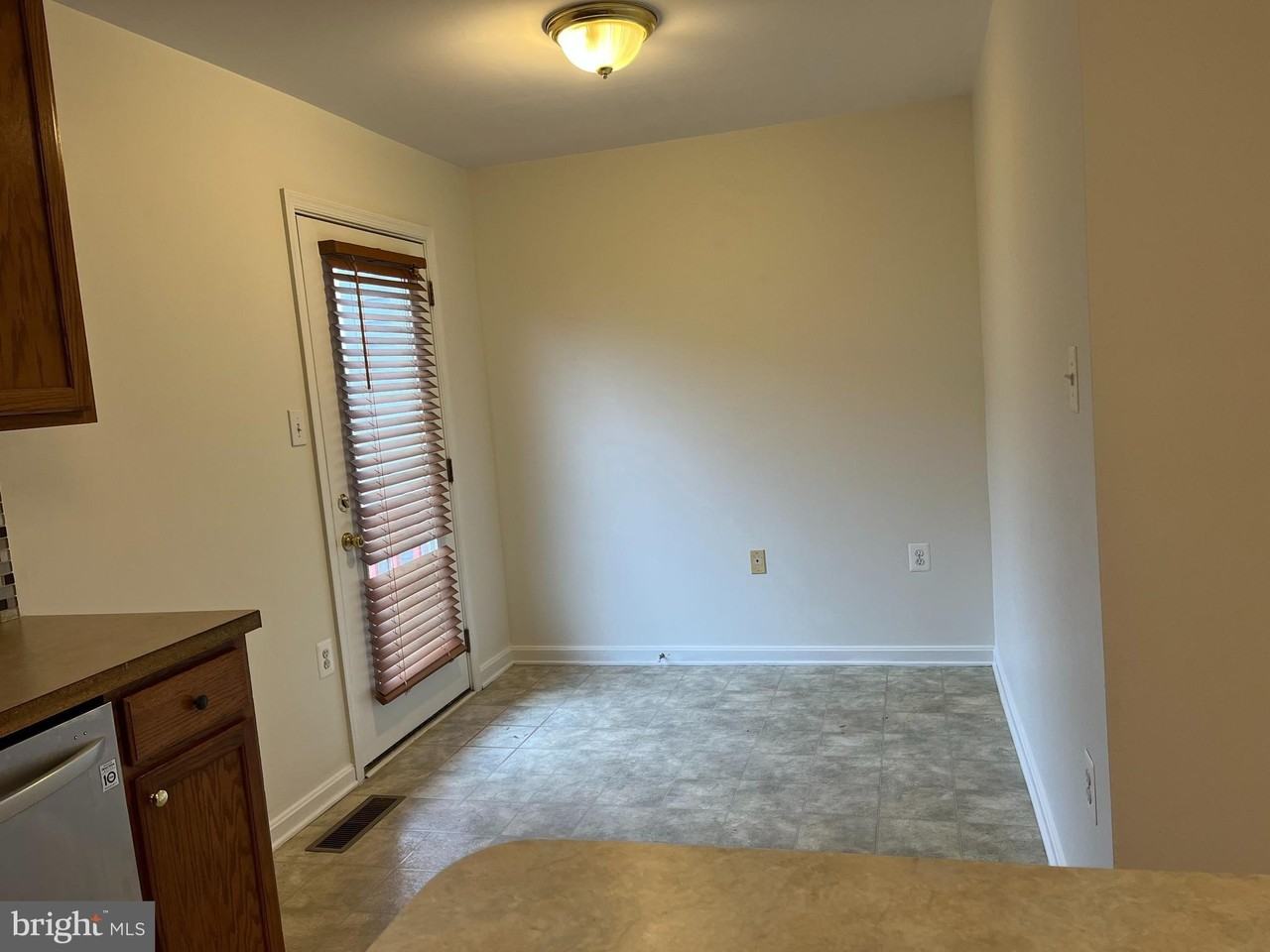 20 Mabel Lane - Photo 7 of 30