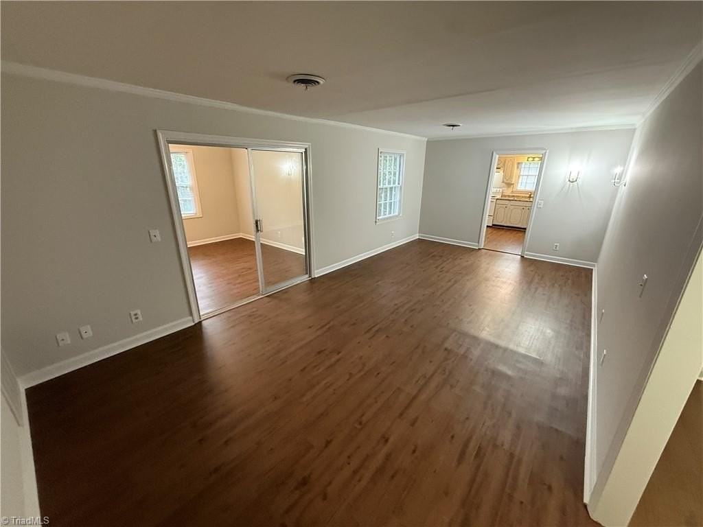 105 Westgate Cir #D - Photo 3 of 11