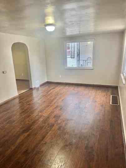 350 Wylie Ave #1 - Photo 4 of 7