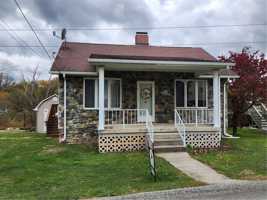 featured image of 221 Meadowview Dr