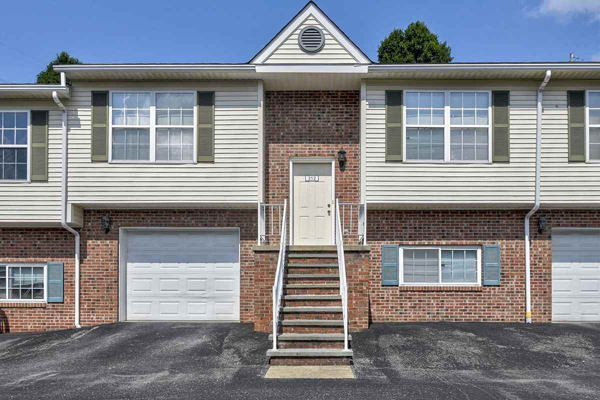 Greene Glen - Photo 2 of 24