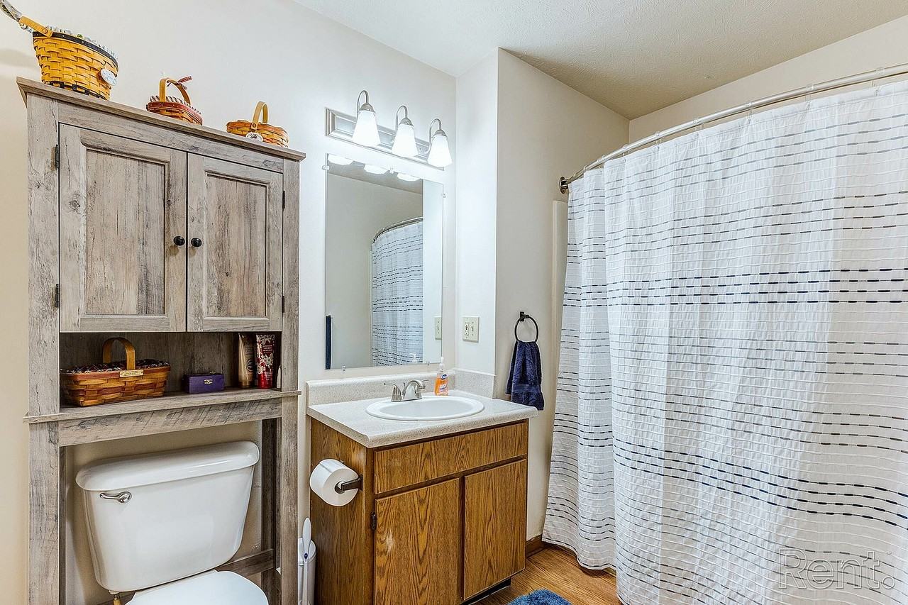 Amberwood Place - Photo 7 of 18