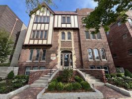 featured image of 4428 N Oakland Ave