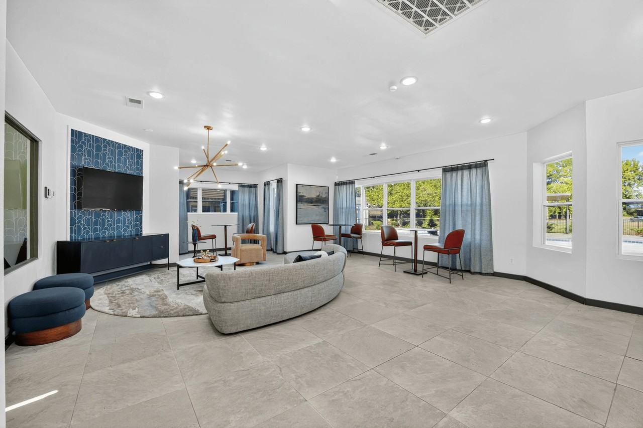 The Tatum Apartments - Photo 4 of 16