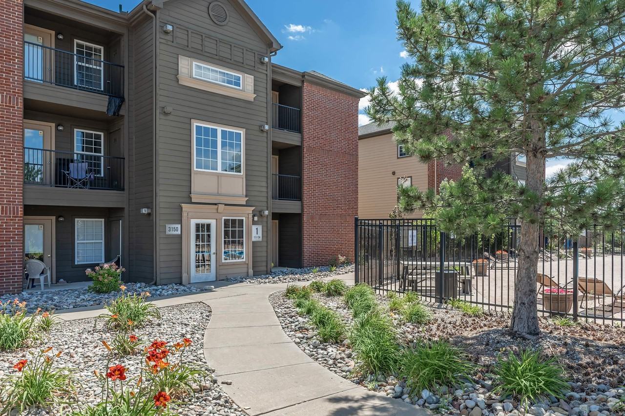 College Towne Apartments - Photo 2 of 50