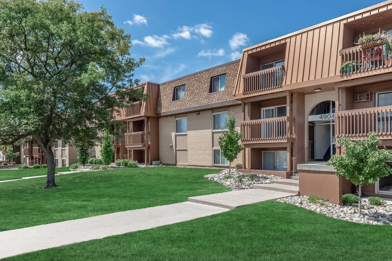 Towne Square Apartments and Townhomes - Photo 4 of 50