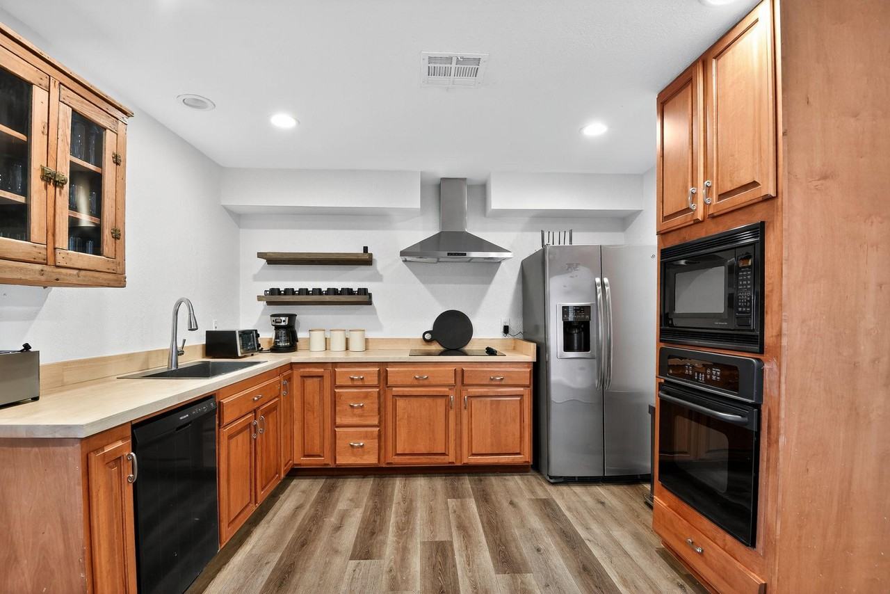 West Villa Theresa Drive - Photo 6 of 9