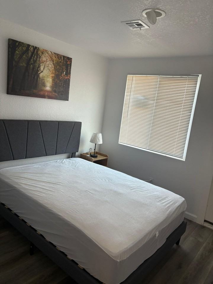 West Villa Theresa Drive - Photo 7 of 9