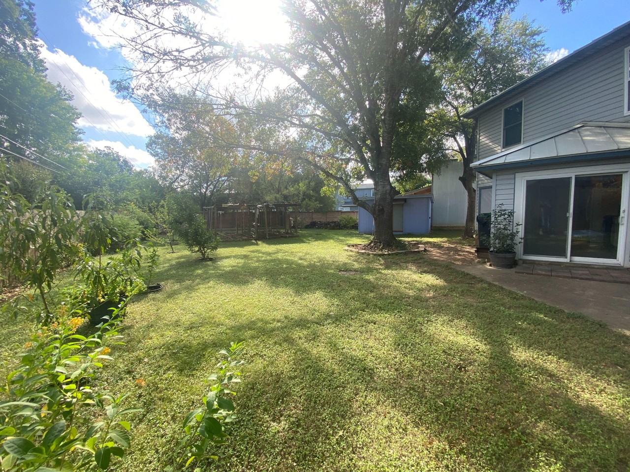 Claridge - Photo 7 of 19