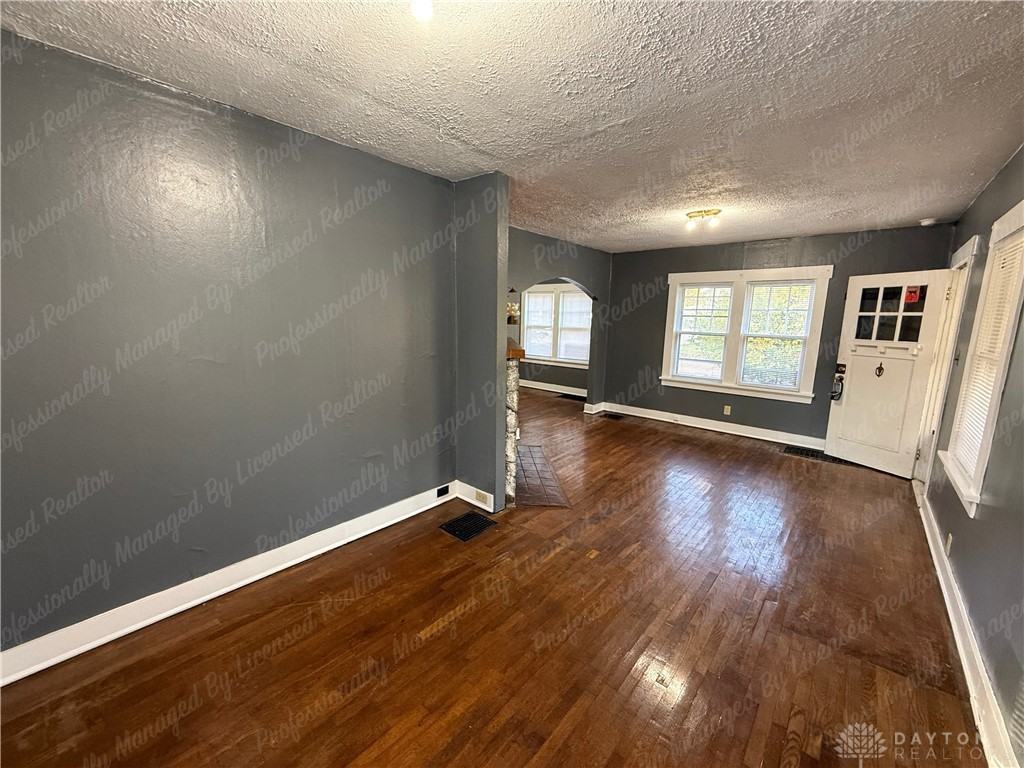 321 Fairfield Pike - Photo 6 of 30