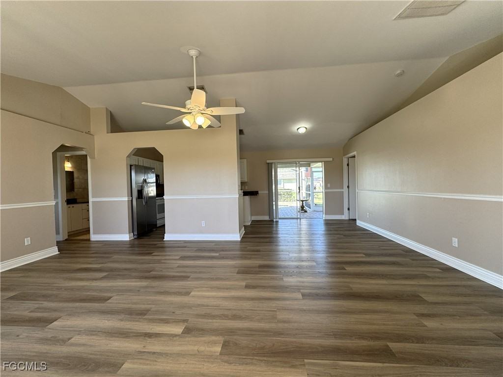 2520 Sw 11th Pl - Photo 4 of 30