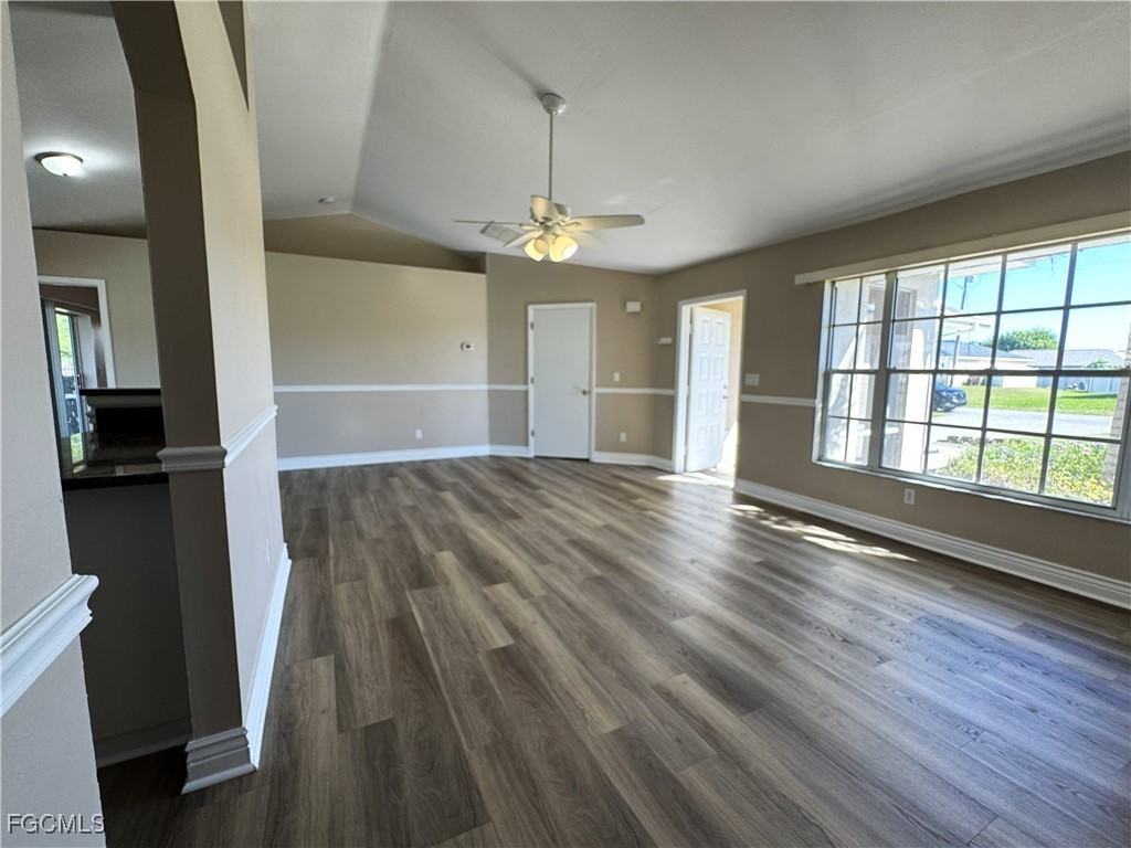 2520 Sw 11th Pl - Photo 5 of 30