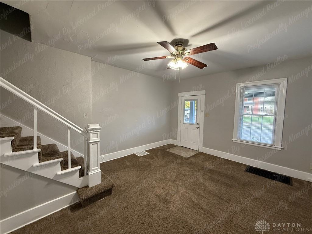 705 S Main St - Photo 5 of 18