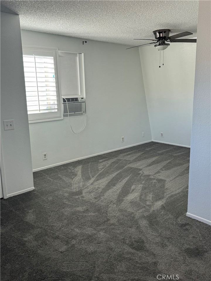 10495 Bluff St - Photo 7 of 9