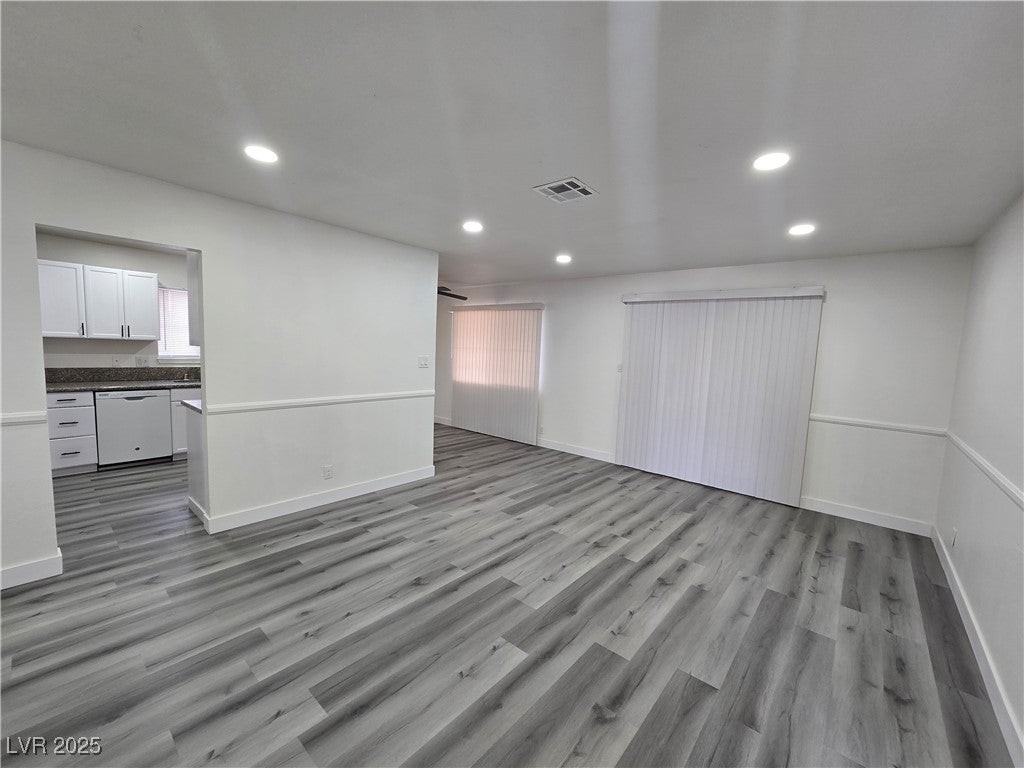 3410 Myrtle Avenue - Photo 3 of 20