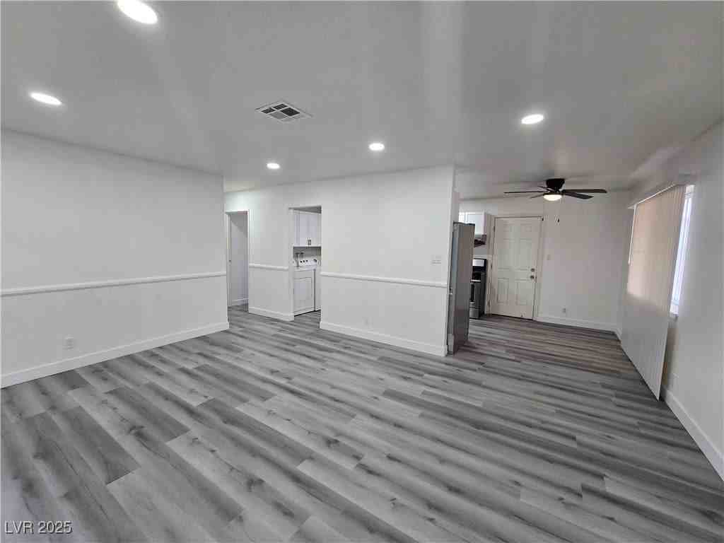 3410 Myrtle Avenue - Photo 4 of 20