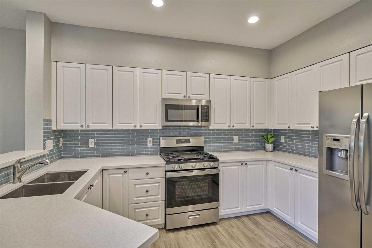 25 Scarlet Woods Ct - Photo 5 of 40