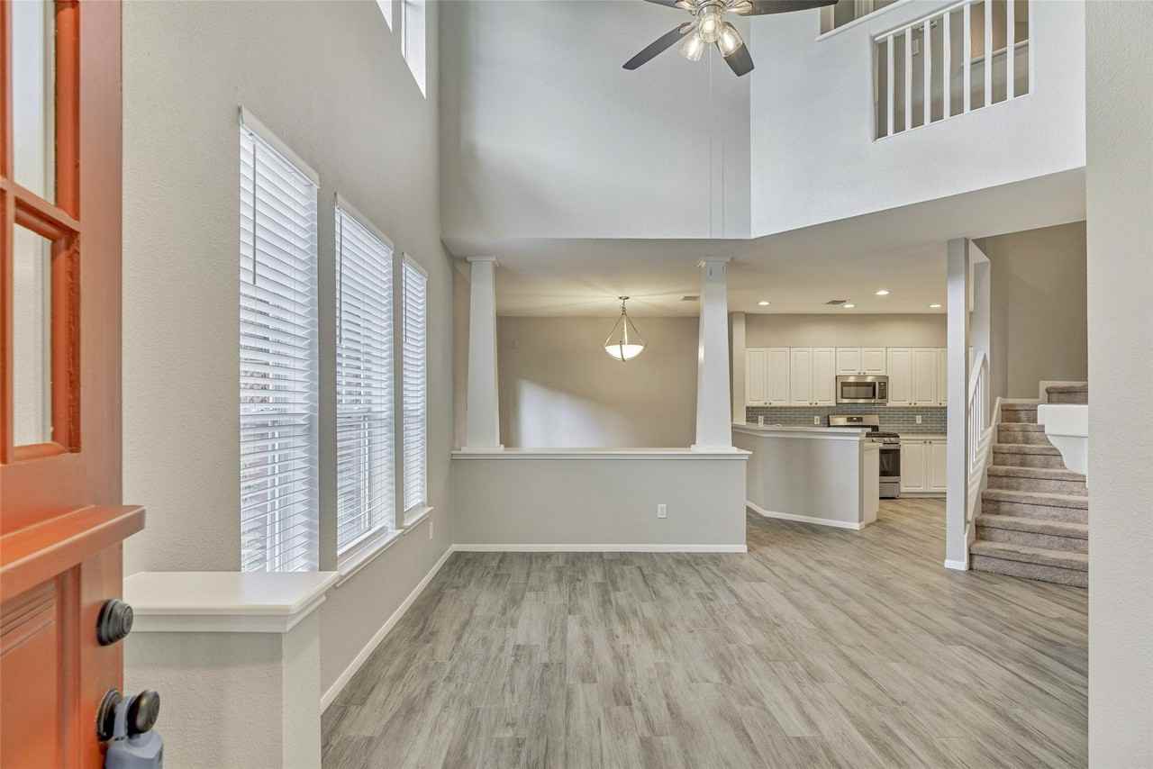 25 Scarlet Woods Ct - Photo 6 of 40