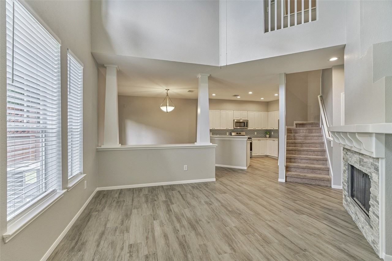 25 Scarlet Woods Ct - Photo 7 of 40